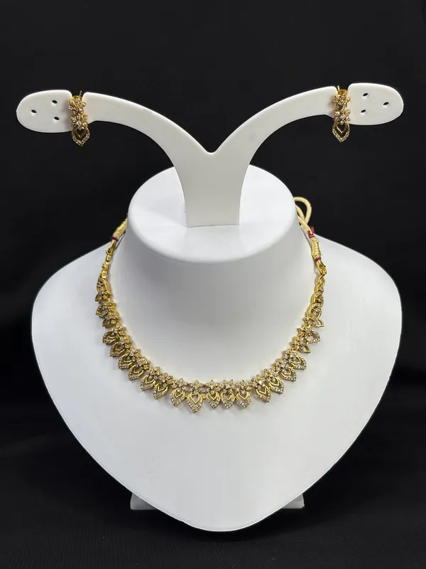 Matt_Gold_Royal_Sparkle_Gold_Necklace_Set_For_Women