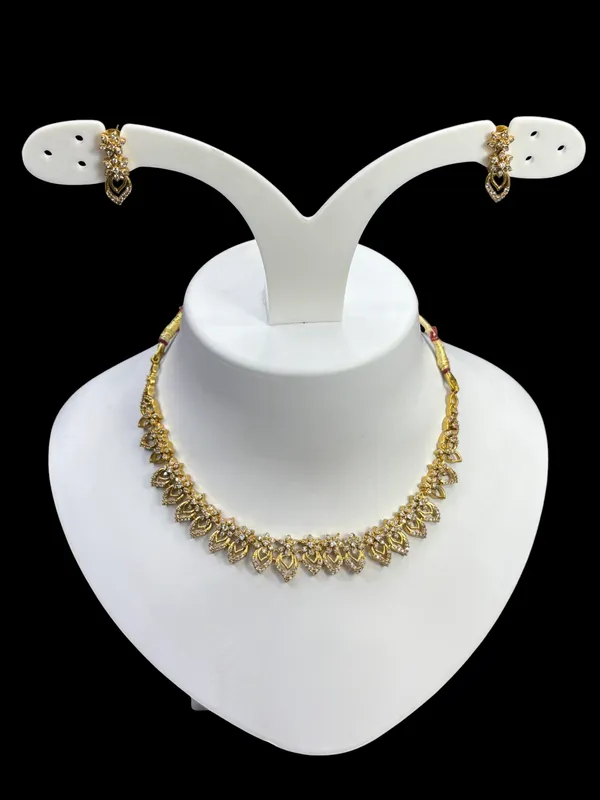 Matt_Gold_Royal_Sparkle_Gold_Necklace_Set_For_Women