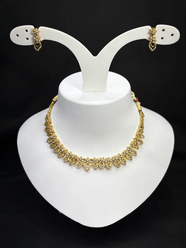 Matt_Gold_Royal_Sparkle_Gold_Necklace_Set_For_Women