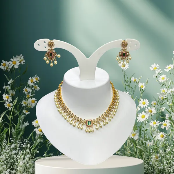 Matt_Gold_Royal_Emerald_Square_Pearl_Necklace_Set_For_Women
