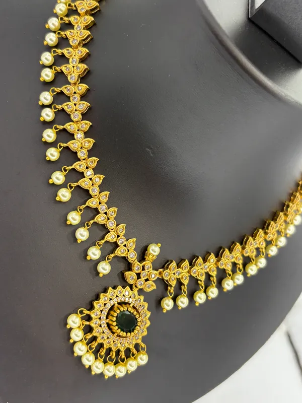 Emerald_Green_Stone_Bridal_Necklace_Set_with_Pearl_Drops_&_Designer_Pendant