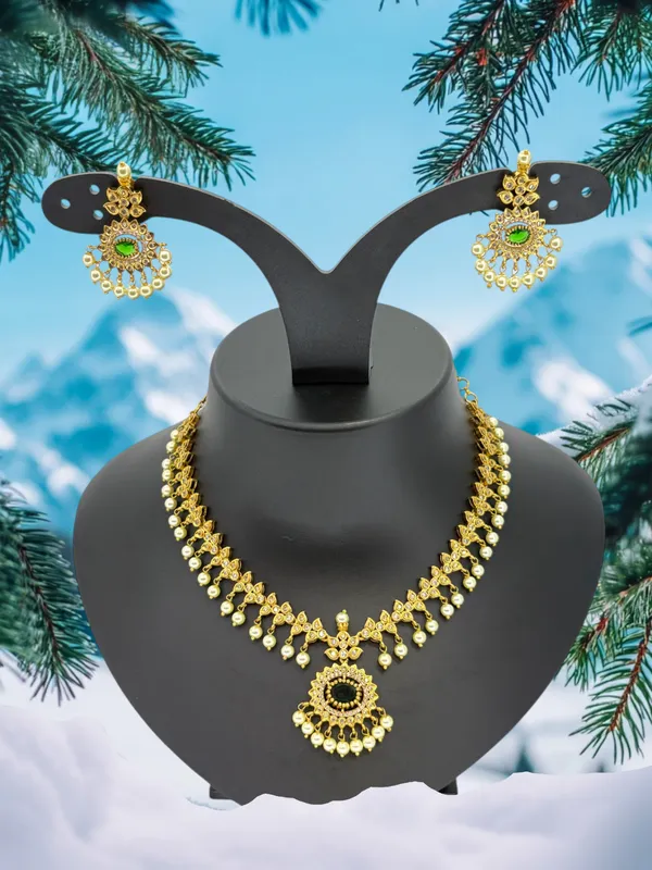 Emerald_Green_Stone_Bridal_Necklace_Set_with_Pearl_Drops_&_Designer_Pendant