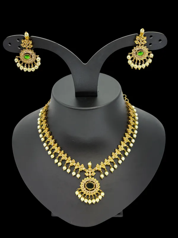Emerald_Green_Stone_Bridal_Necklace_Set_with_Pearl_Drops_&_Designer_Pendant