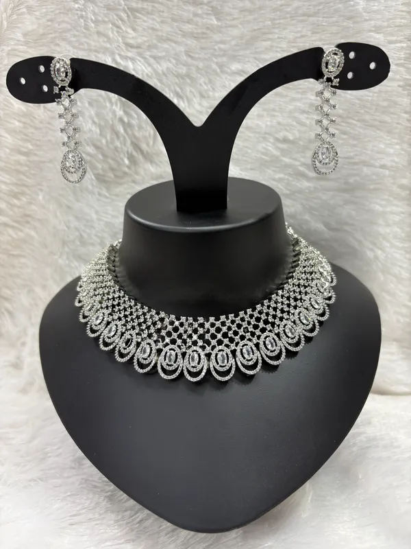 Silver_Tone_American_Diamond_Stone_Choker_Necklace_with_Earring_Set_For_Women