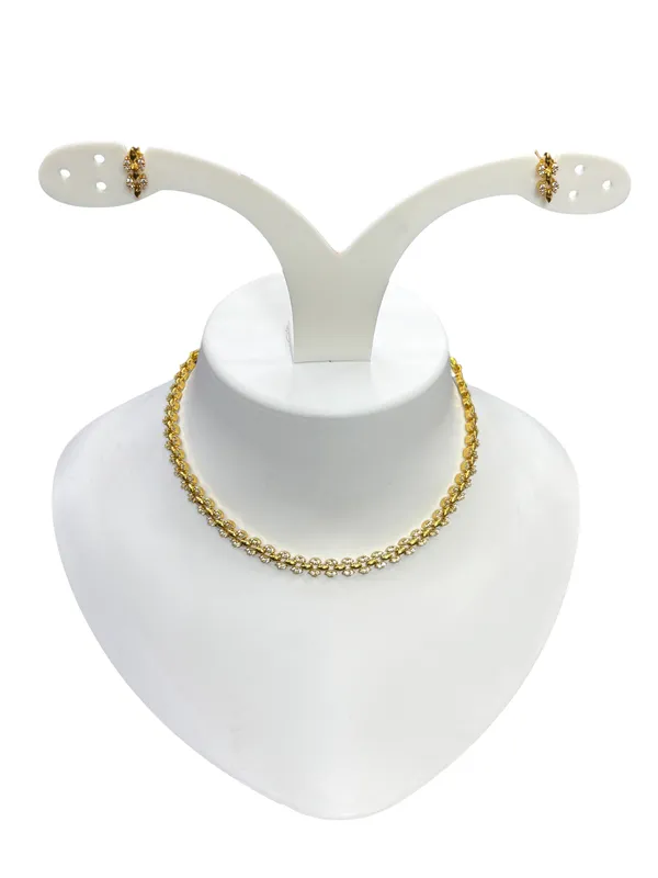 Matt_Gold_Elegant_Floral_Twist_Diamond_Necklace_For_Women