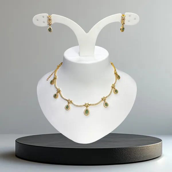 Matt_Gold_Royal_Emerald_Elegance_Teardrop_Necklace_Set_For_Women