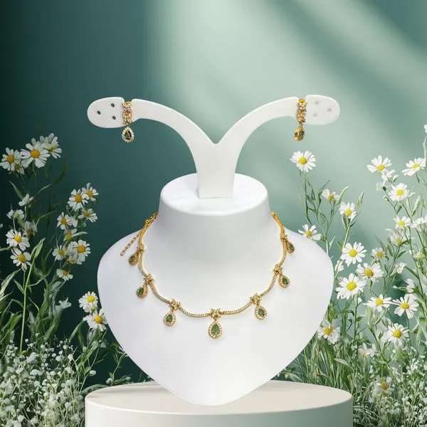 Matt_Gold_Royal_Emerald_Elegance_Teardrop_Necklace_Set_For_Women