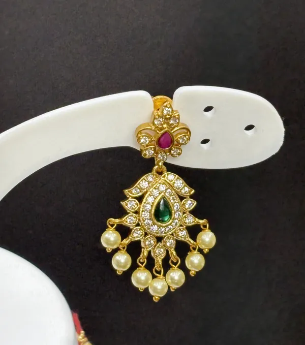 Matt_Gold_Antique_Green_Drop_Choker_Set_For_Women