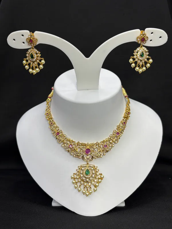 Matt_Gold_Antique_Green_Drop_Choker_Set_For_Women