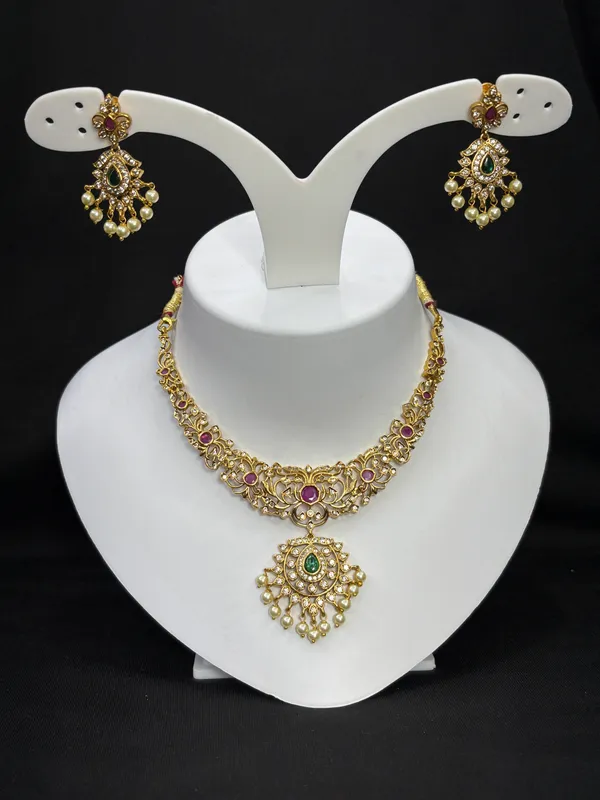 Matt_Gold_Antique_Green_Drop_Choker_Set_For_Women