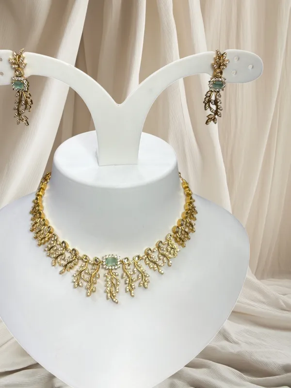 Matt_Gold_Regal_Leaf_Drop_Necklace_Set_For_Women