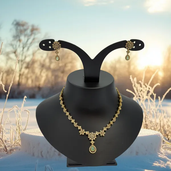 Elegant_Gold-Plated_Floral_&_Mint_Stone_Necklace_Set