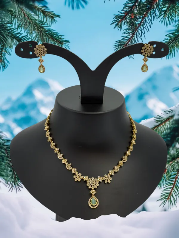 Elegant_Gold-Plated_Floral_&_Mint_Stone_Necklace_Set