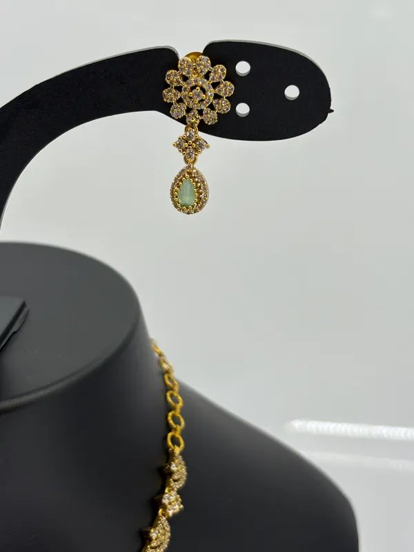 Elegant_Gold-Plated_Floral_&_Mint_Stone_Necklace_Set
