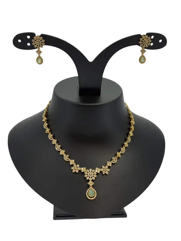 Elegant_Gold-Plated_Floral_&_Mint_Stone_Necklace_Set