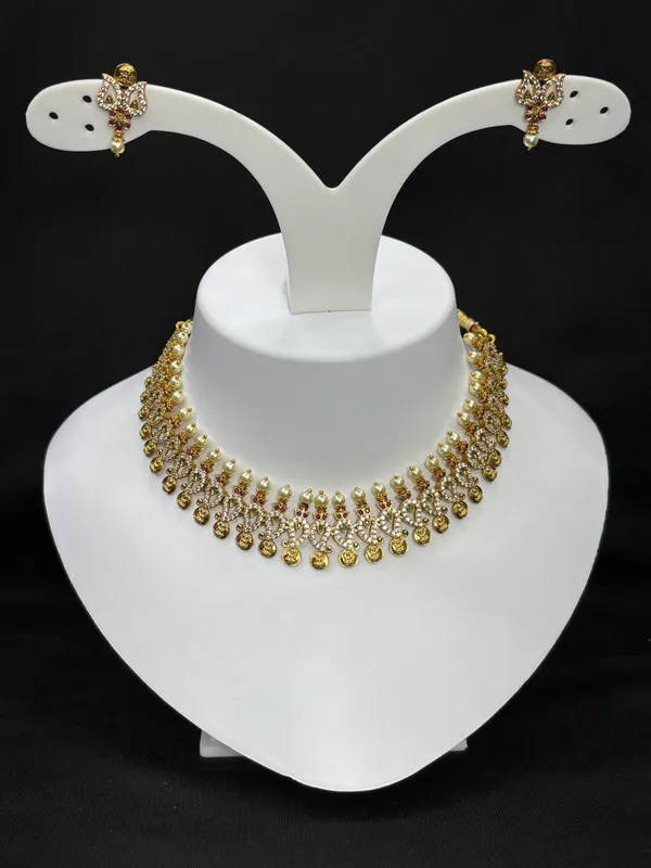 Matt_Gold_Regal_Pearl_Temple_Choker_Set_For_Women
