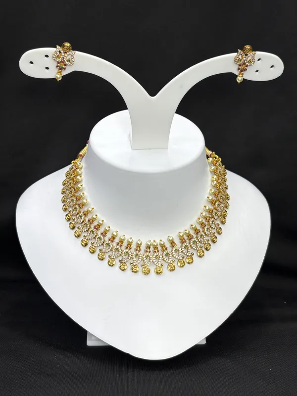 Matt_Gold_Regal_Pearl_Temple_Choker_Set_For_Women