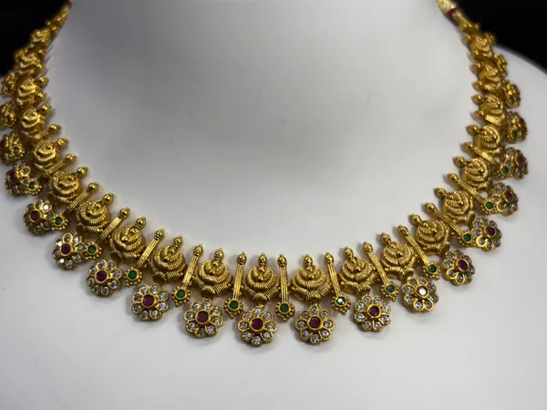 Matt_Gold_Ruby_Peacock_Pearl_Necklace_Set_For_Women