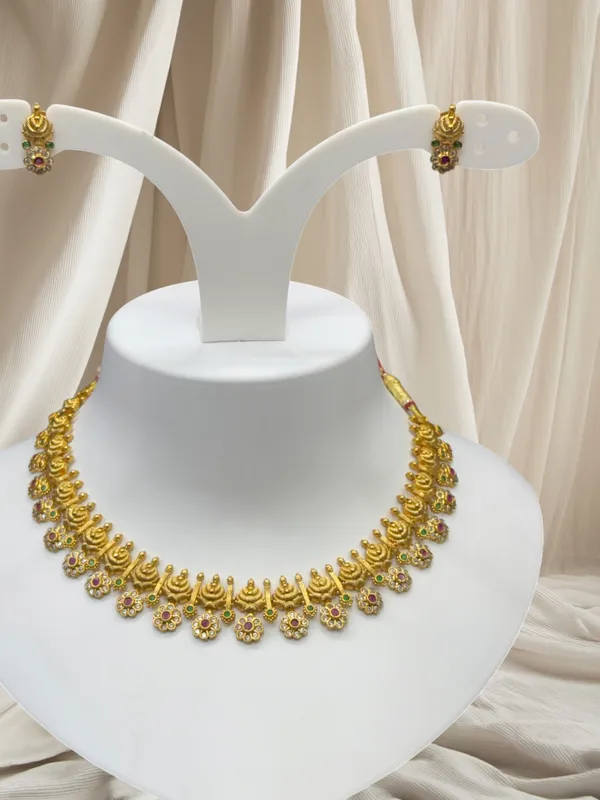 Matt_Gold_Ruby_Peacock_Pearl_Necklace_Set_For_Women