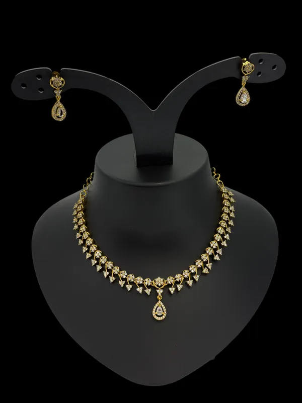 Elegant_Teardrop_AD_Necklace_Set_in_Gold_Finish