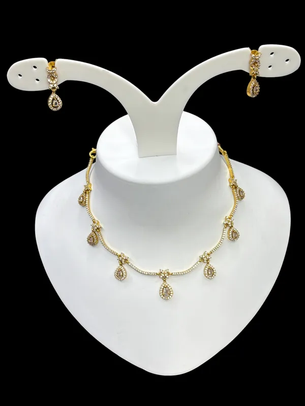 Matt_Gold_Teardrop_Elegance_Necklace_Set_For_Women