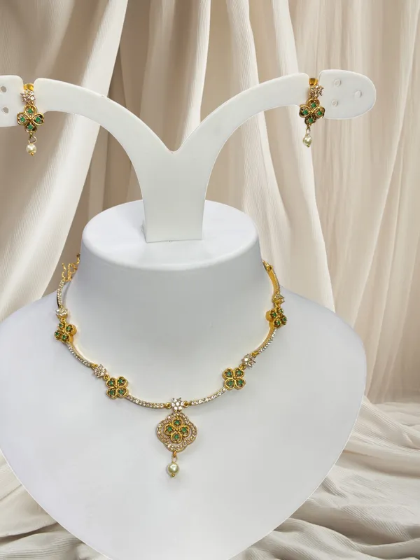 Matt_Gold_Emerald_Blossom_Necklace_Set_For_Women