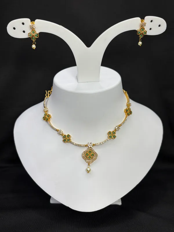 Matt_Gold_Emerald_Blossom_Necklace_Set_For_Women