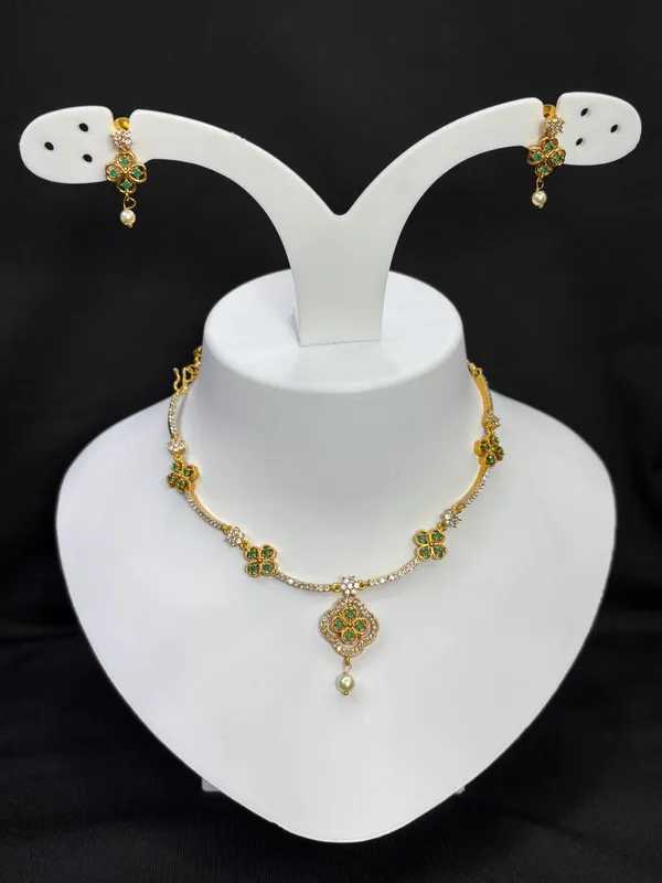 Matt_Gold_Emerald_Blossom_Necklace_Set_For_Women