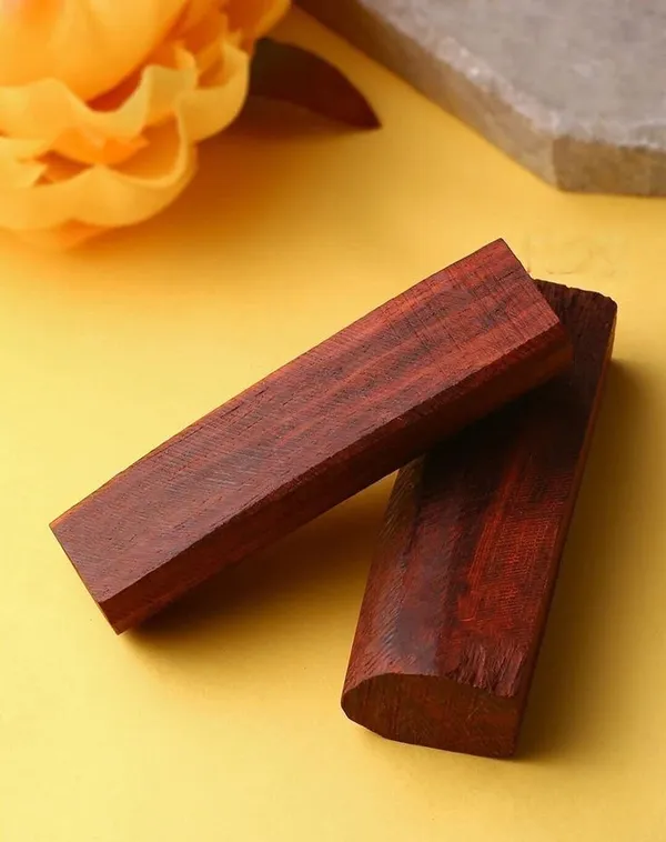 Red_Sandalwood_Plant