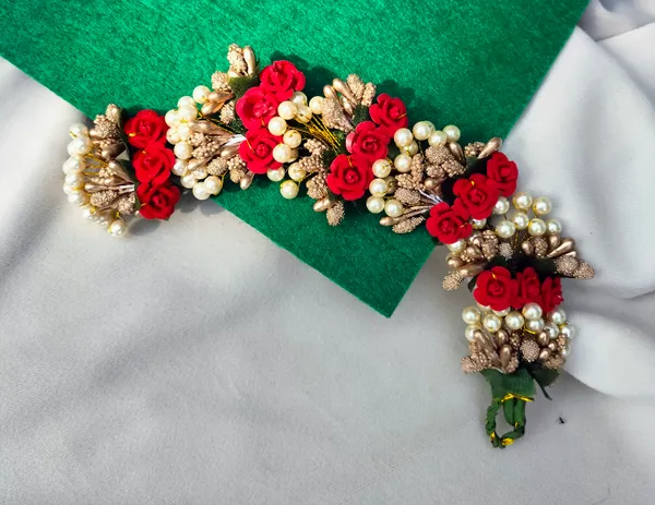 Red__Sarah_Pearl_&_Crystal_Hair_Brooch_For_Girls_&_Women