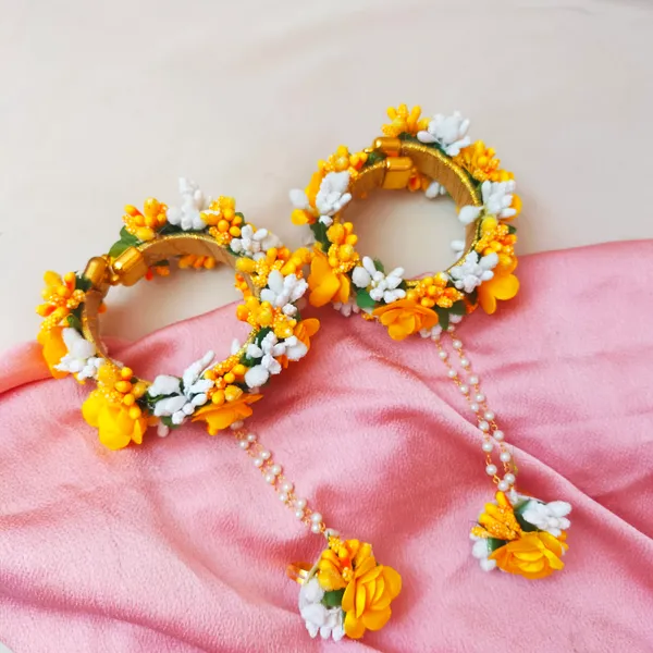 Yellow_&_White__Shura_Fabric_Flower_Jewellery__For_Girls_&_Women