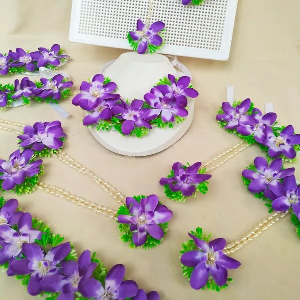 Lavanya_Voilet_Orchid_jewelery_for_Haldi_|Baby_Shower|Mehendi_|_Godhbharai