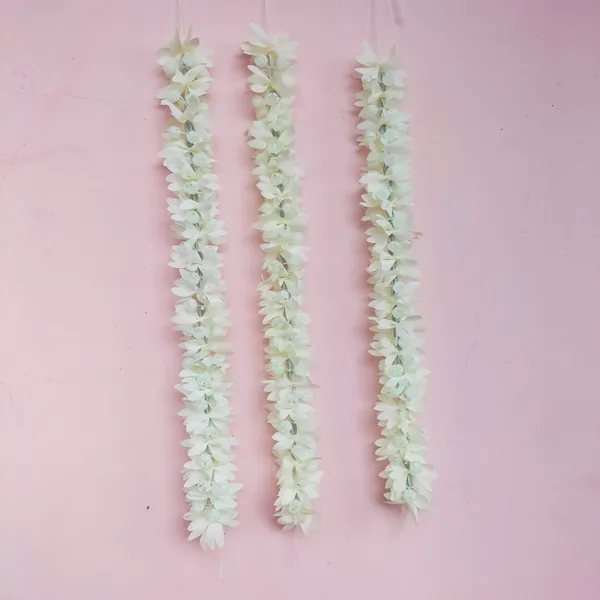 White__Pravya_Fabric_Hair_Gajra_&_Veni_For_Girls_&_Women
