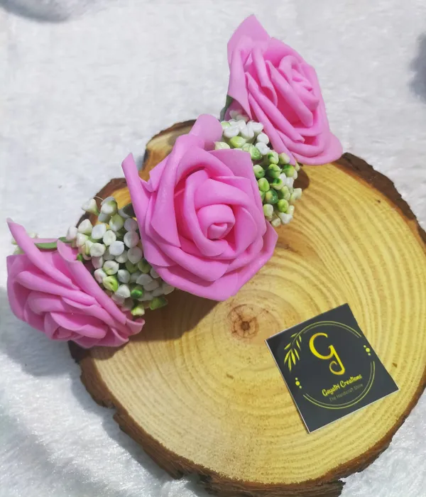 Elizabeth_Royal_Rose_Bridal_Gajra_for_wedding_and_festive_occassion