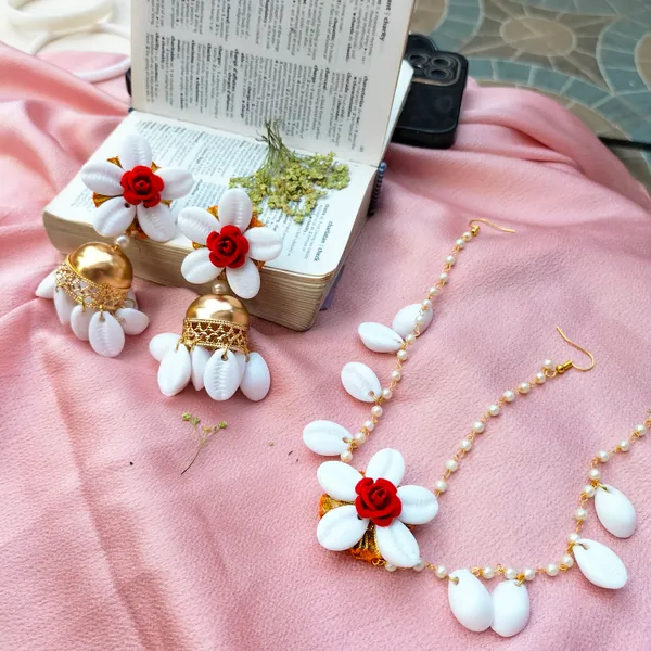 White_&_Red__Anika_Fabric_Shell_Jewellery_For_Women