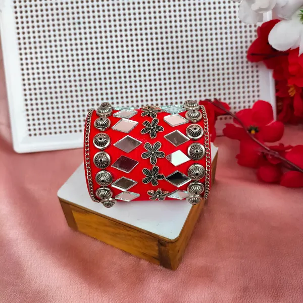 Varnika_vibrant_classic_kada_bangle