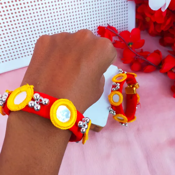 Kavya_vibrant_classic_kada_bangle