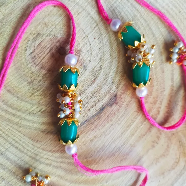 Red_Green_Mohini_Rakhi_Bond_&_Blessings