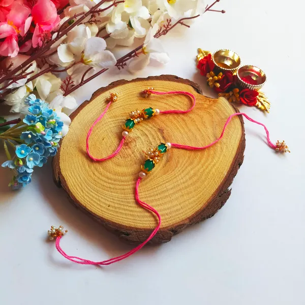 Red_Green_Mohini_Rakhi_Bond_&_Blessings