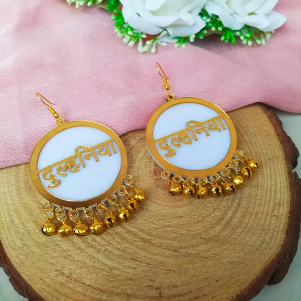 Mihikia_White_Dulhaniya_Earring_and_Maangtikka