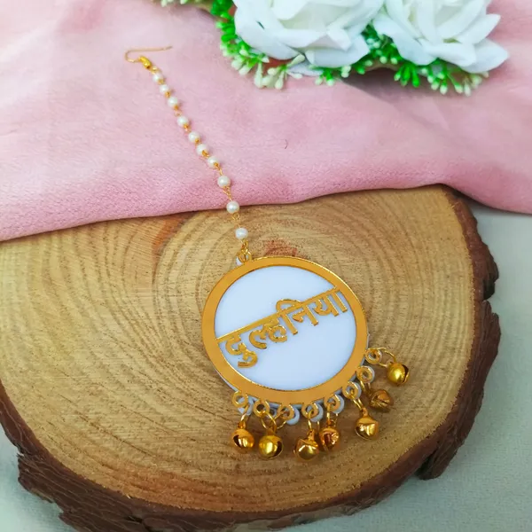 Mihikia_White_Dulhaniya_Earring_and_Maangtikka