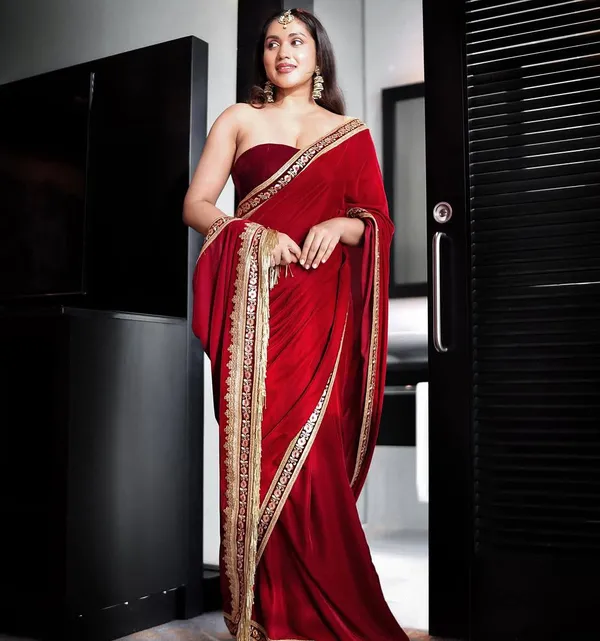 Red_Velvet_Saree_with_Embroidered_Border_and_Sequin_Jari_Work