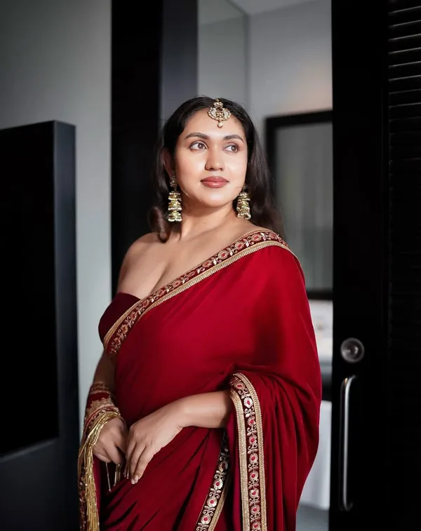 Red_Velvet_Saree_with_Embroidered_Border_and_Sequin_Jari_Work