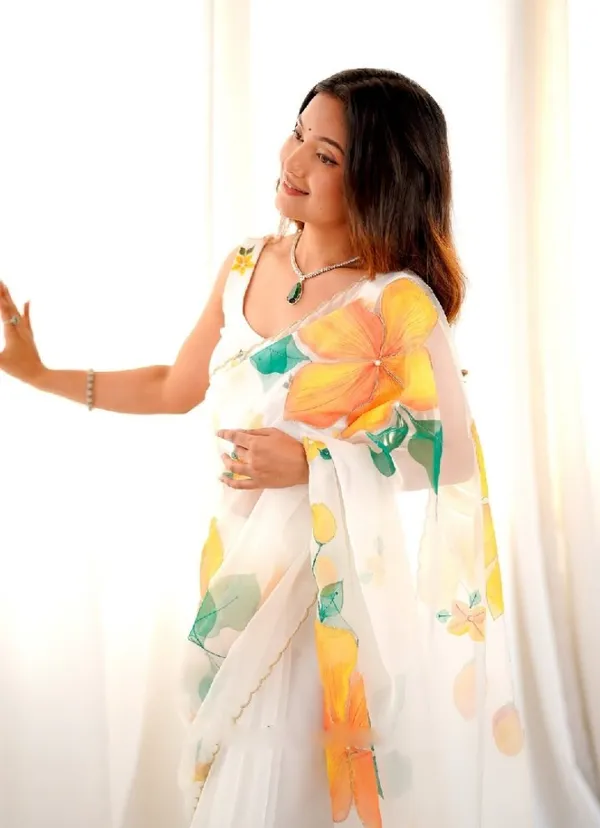 White_Designer_Soft_Tebi_Silk_Printed_Saree_and_Val_Moti_Border_Blouse