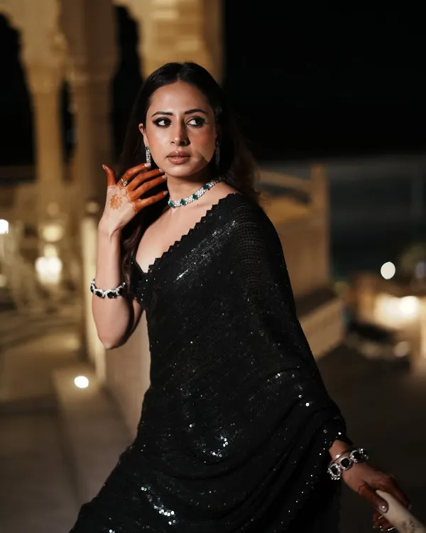 Black_Sequin_Partywear_Saree