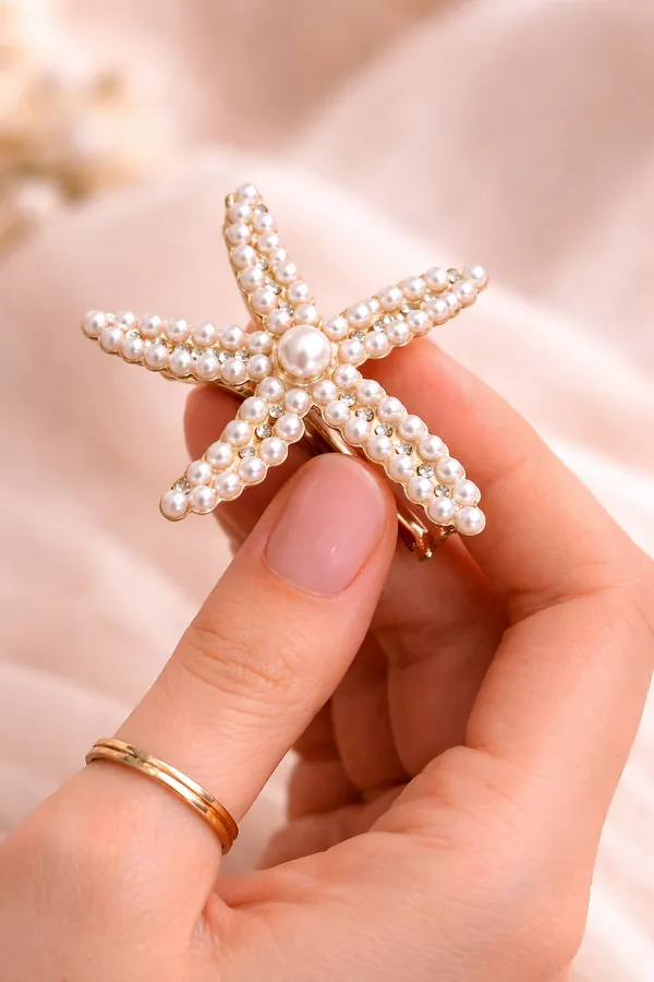 Star_Design_In_Pearl_Metal_Hair_Pin_For_Girls