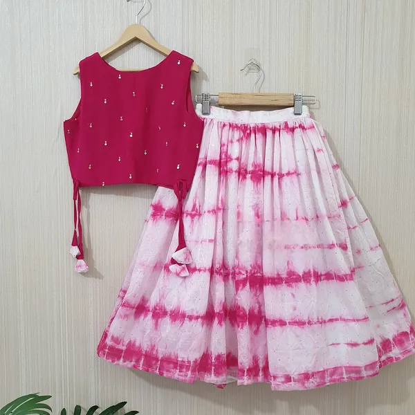 Pink_Tie_And_Dye_Chinnon_Lehenga_For_Girls