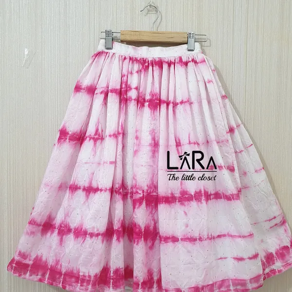 Pink_Tie_And_Dye_Chinnon_Lehenga_For_Girls