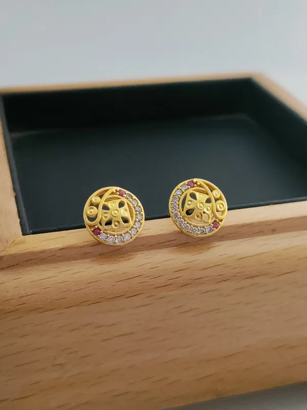 Gold_Brass_Micro_Plating_American_Diamond_Floral_Studs_For_Women