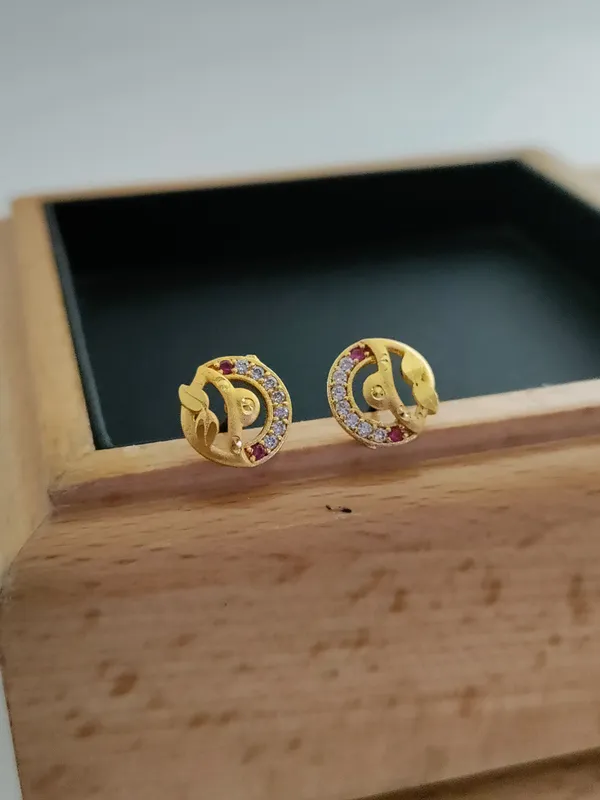 Gold_Brass_Micro_Plating_American_Diamond_Floral_Studs_For_Women